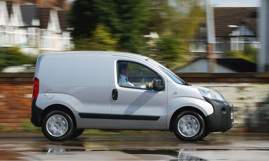  Peugeot Bipper 2008 года  (фото 8 из 93)